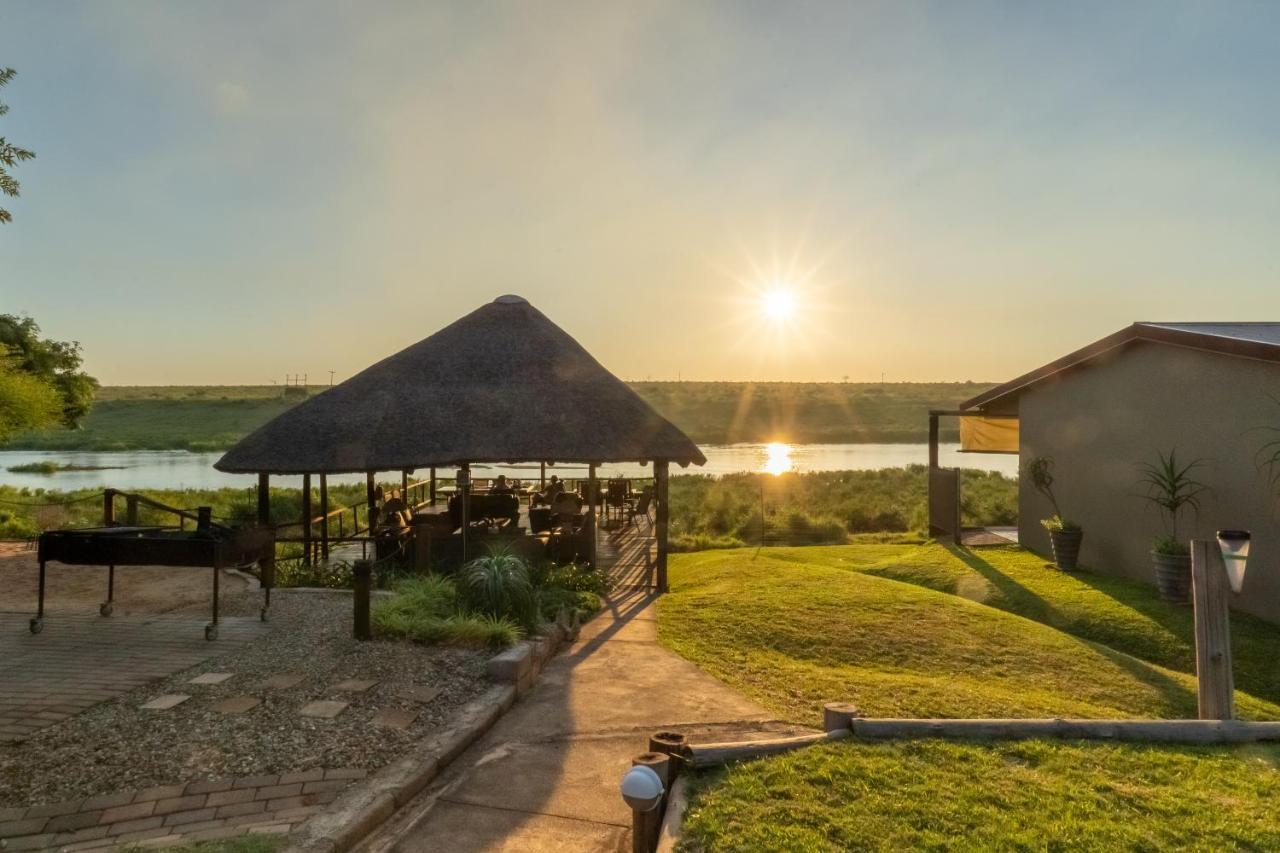 Crocodile Bridge Safari Hospedaje Komatipoort Exterior foto