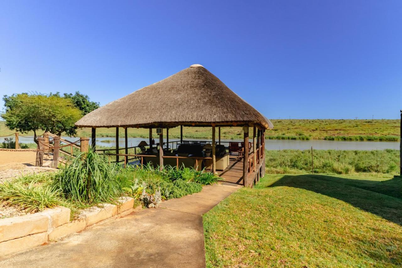 Crocodile Bridge Safari Hospedaje Komatipoort Exterior foto